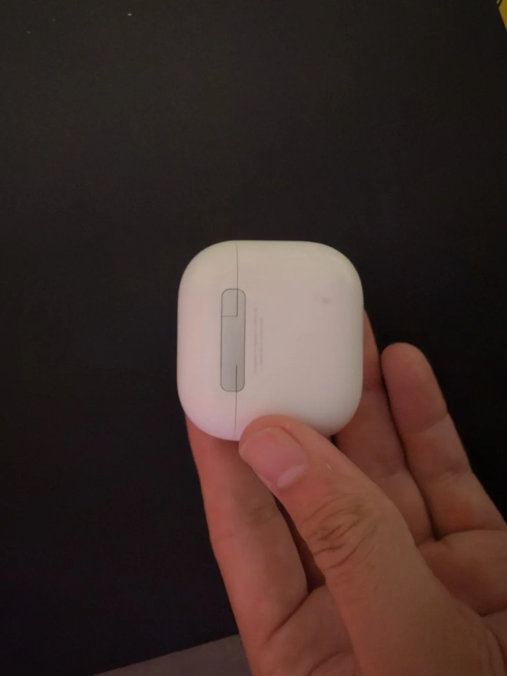 AirPods 4th Gen with Noise Cancelation USED No Issues